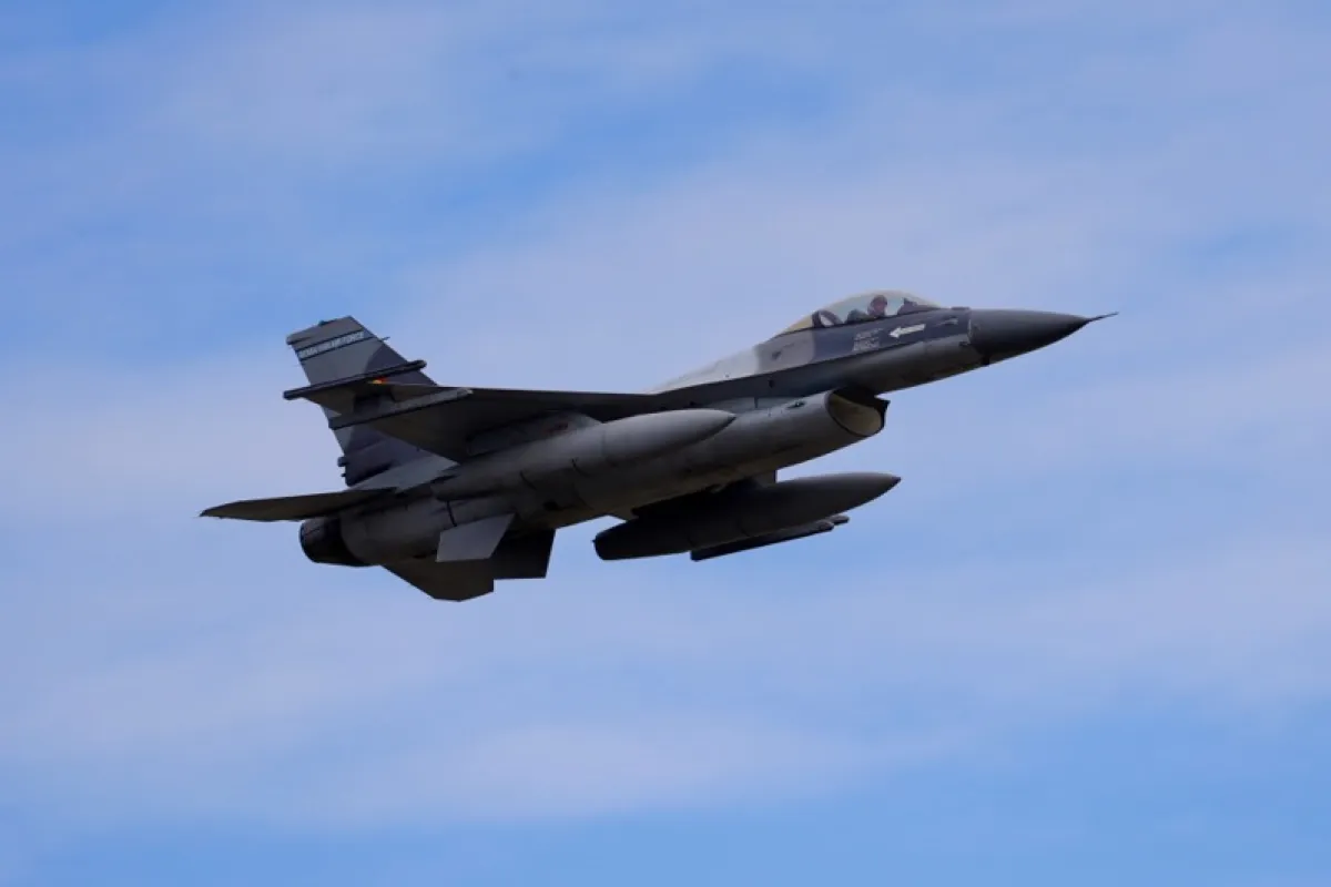 Mai multe aeronave F-16 de la baza Fetești au fost ridicate pentru misiuni de cercetare a spațiului aerian național