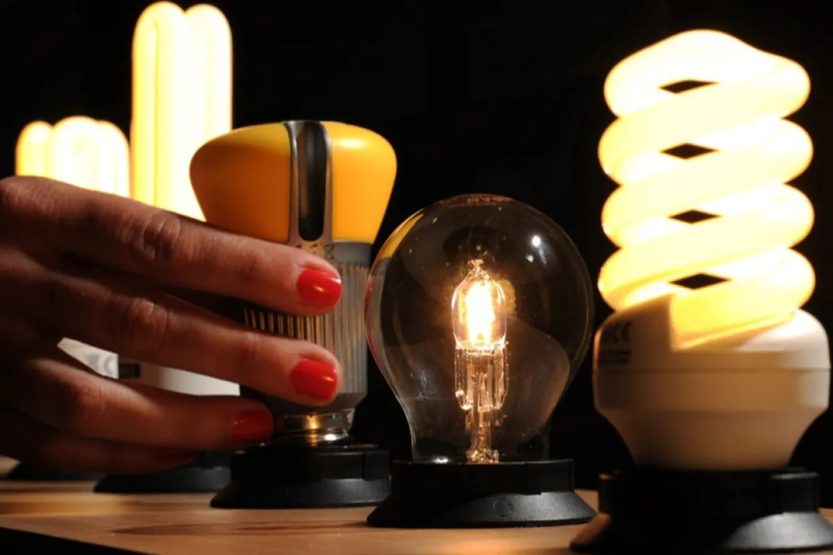 România a programat importuri de energie electrică din Ucraina