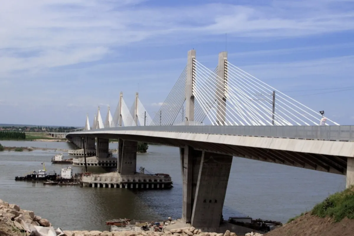 Benzile dedicate transportatorilor din UE devin funcționale în vămile din România