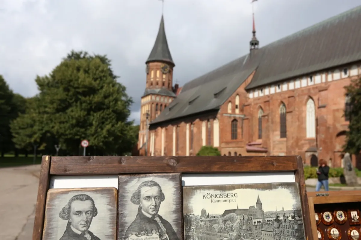 Presa de propagandă vs. presa rusă independentă: povești cu Putin și medicamente experimentale