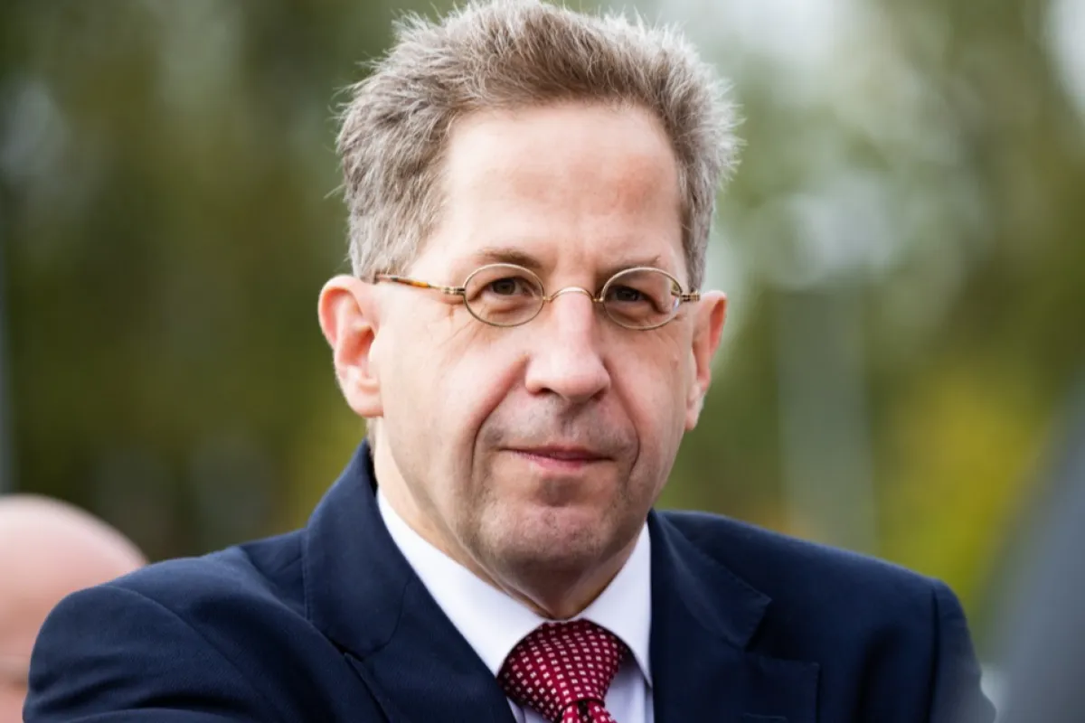 Foşti angajaţi în structurile de securitate din Germania şi Franţa se alătură formaţiunilor politice anti-imigraţie