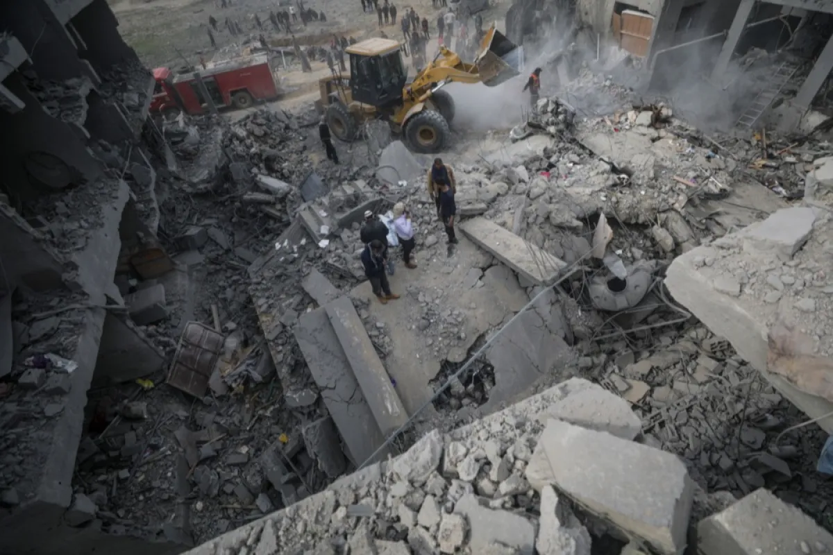 Continuă bombardamentele israeliene în Fâșia Gaza