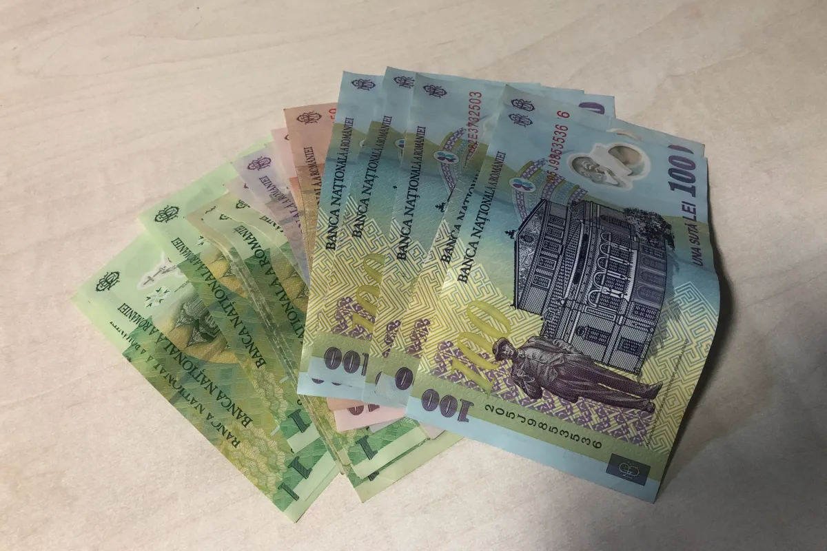 România are al doilea cel mai mic salariu minim din UE