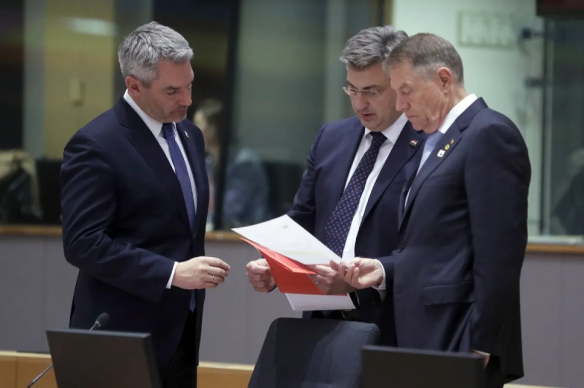 Klaus Iohannis se întâlnește astăzi cu premierul austriac Karl Nehammer