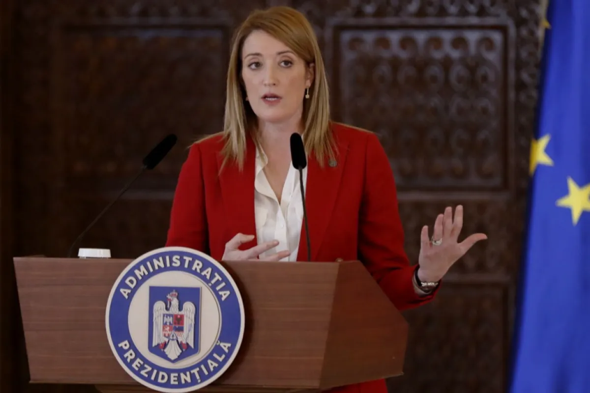 Președintele Parlamentului European, Roberta Metsola, vorbește în cadrul unei declarații de presă, care a încheiat întrevederea sa oficială cu președintele Klaus Iohannis, desfășurată la Palatul Prezidențial Cotroceni din București, România, 19 decembrie 2022.