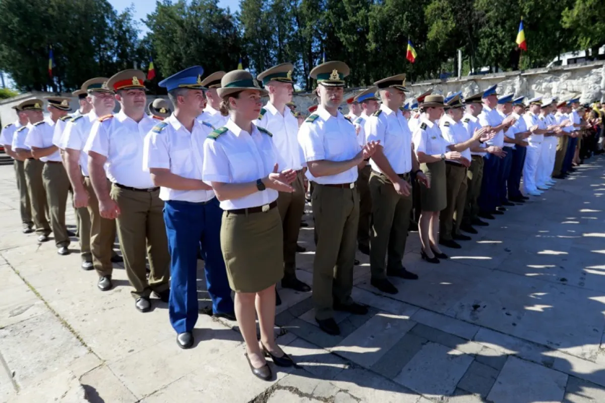 România vrea să-și mărească efectivele militare la 100.000 de persoane