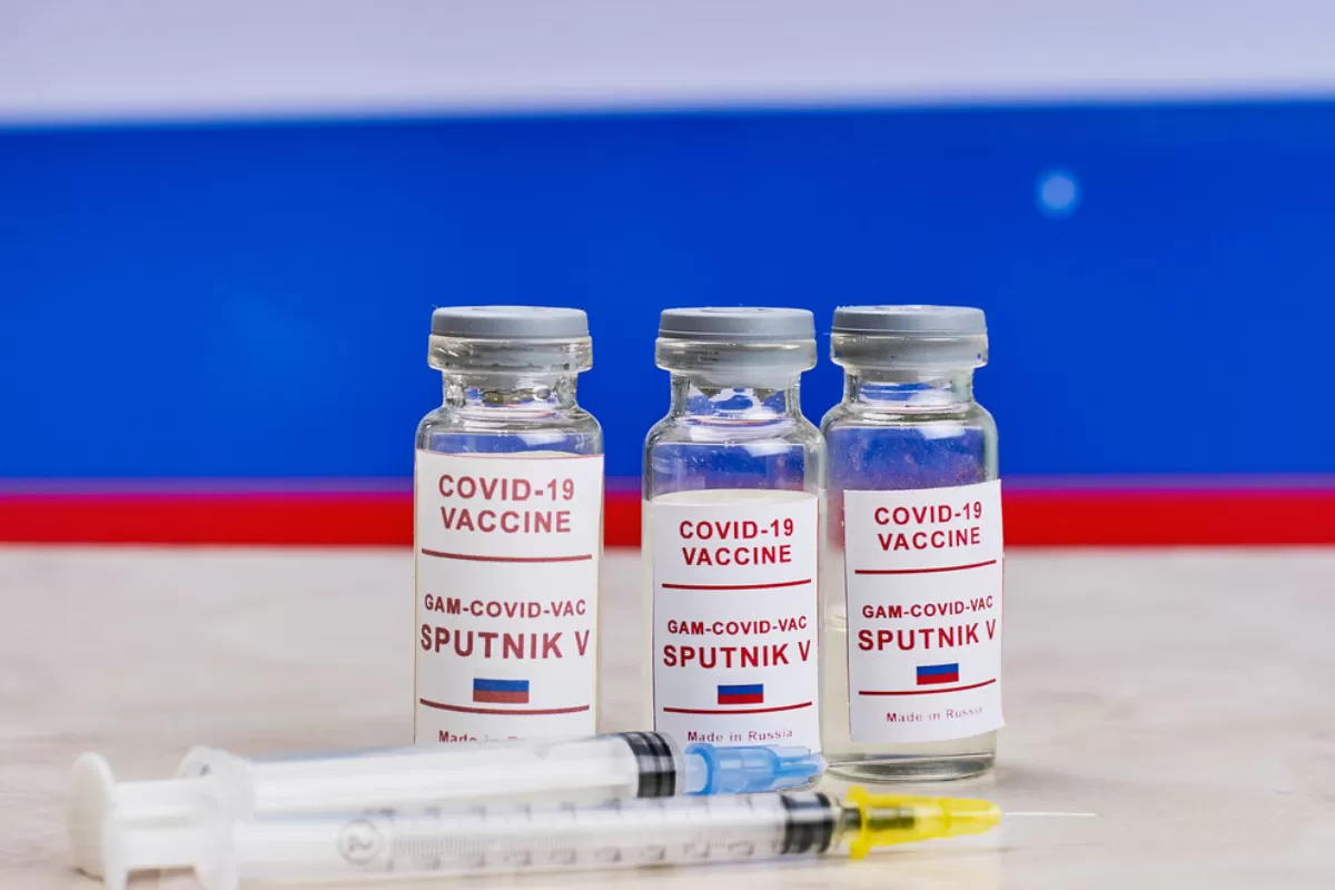 Rusia acuză Agenția Europeană a Medicamentului că a tergiversat omologarea vaccinului său anti-COVID 19 Sputnik V