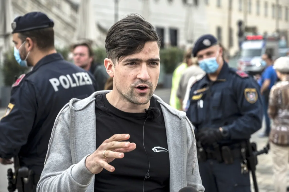 FAKE NEWS: Scriitor arestat în Elveţia pentru delict de opinie