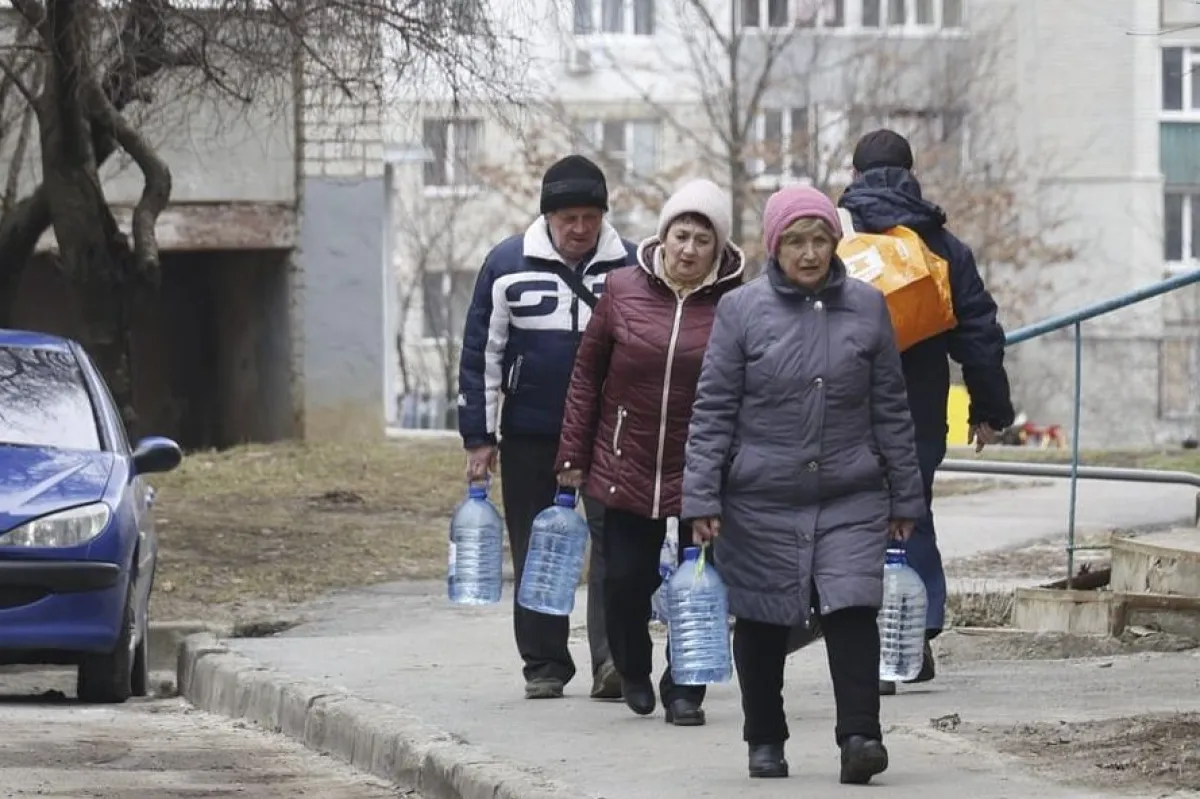 Ucrainenii şi ruşii se bombardează reciproc în continuare