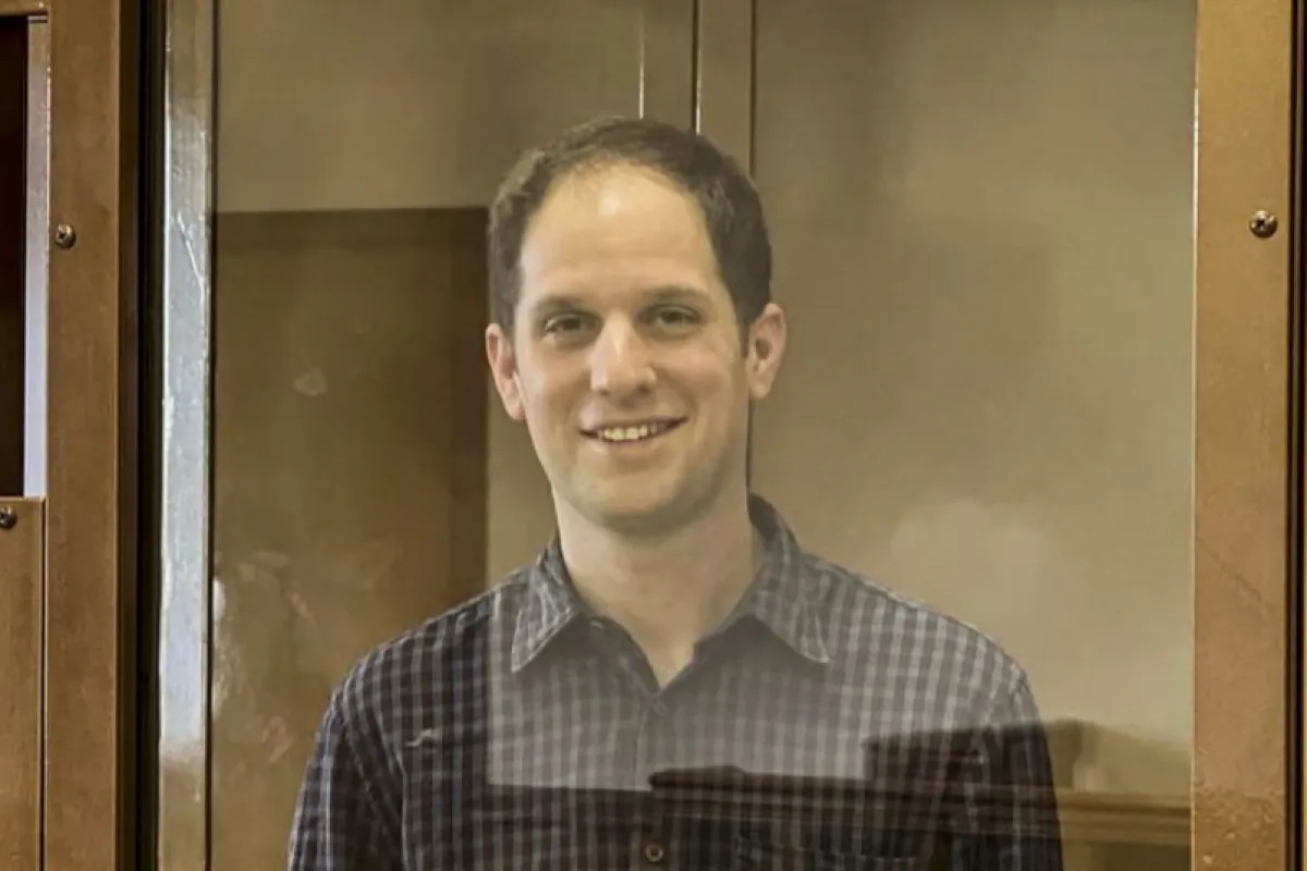 Un tribunal din Rusia prelungește detenția jurnalistului american Evan Gershkovich, acuzat de spionaj