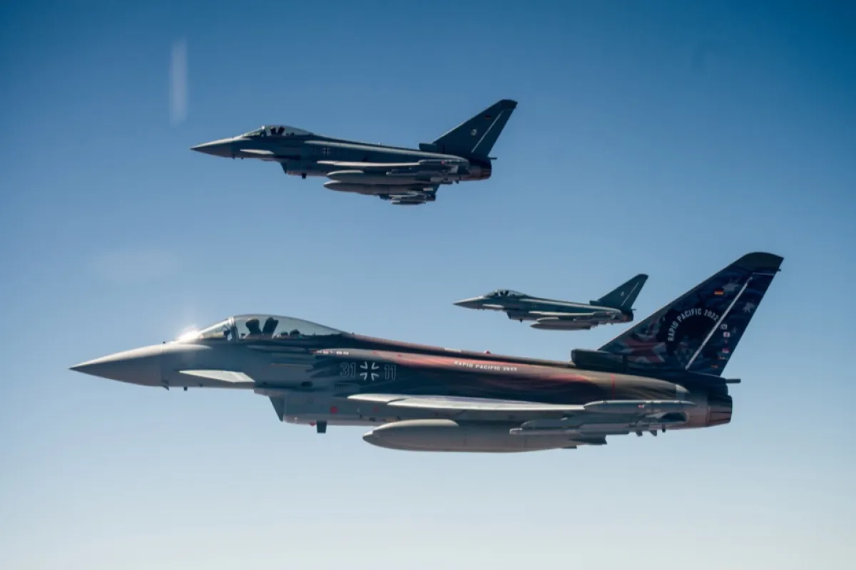 Aeronave ale Royal Air Force, la baza de la Mihail Kogălniceanu