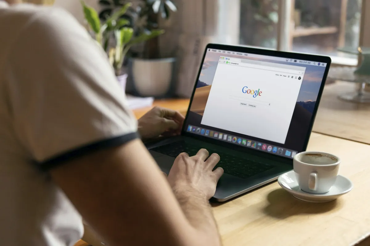 În 2023, Google a eliminat peste 5,5 miliarde de reclame