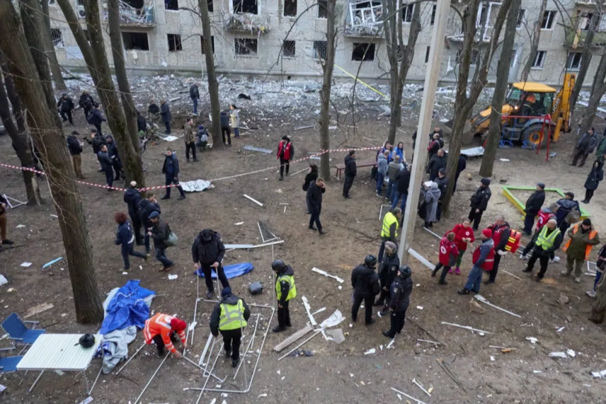 Rușii atacă masiv Ucraina cu drone și rachete