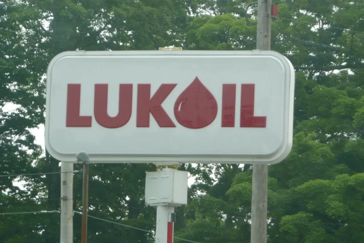 Al doilea producător de petrol din Rusia, Lukoil, a înregistrat în 2020 un profit net de 43 de ori  mai mic decât în anul precedent