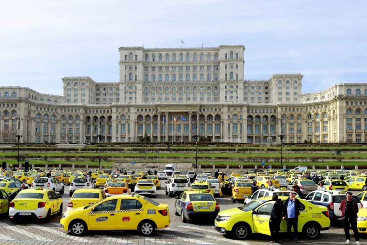 România, cea mai mare scădere a producţiei de servicii, în ianuarie