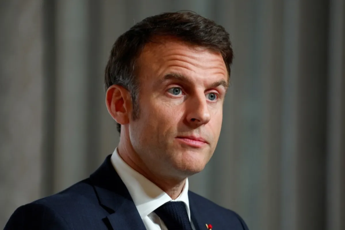 Președintele Franței cere industriei de armament un efort durabil în sprijinul Ucrainei